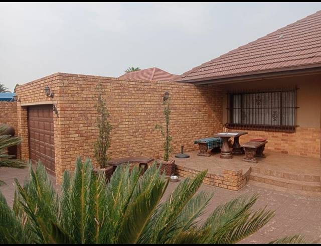 3 BEDROOM HOUSE FOR SALE IN PARKDENE